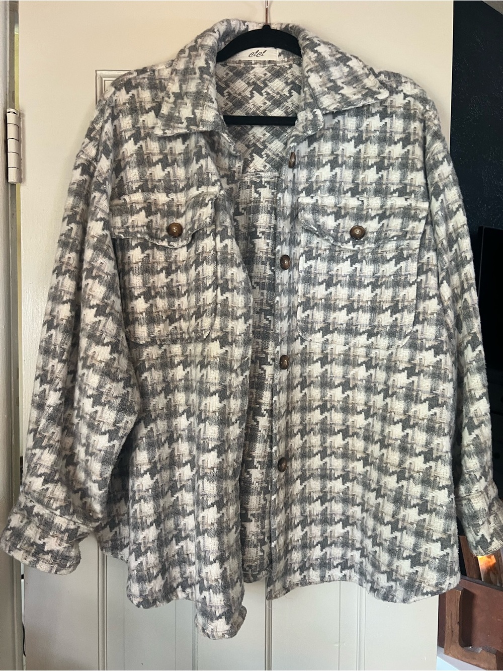 Cici Houndstooth Button-Up Shirt Jacket